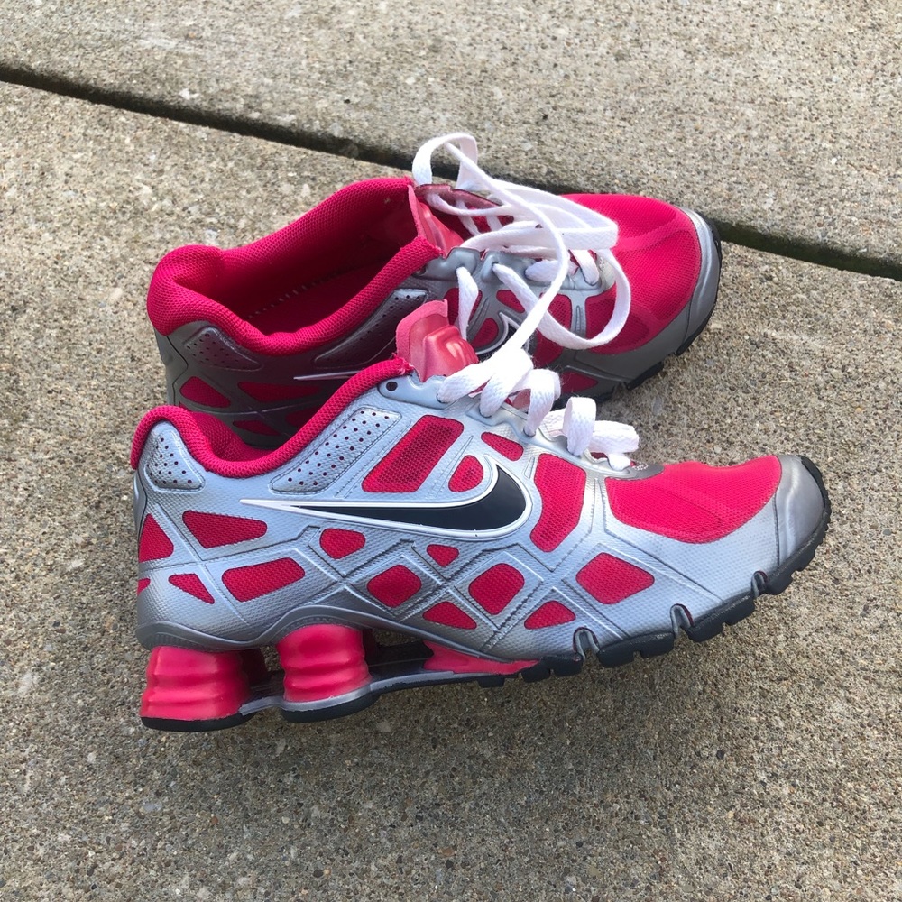 Nike shox women’s size 5 or youth size 3.5